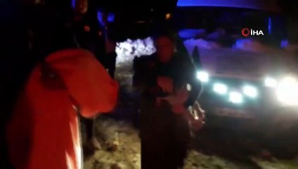 Siirt’te kar yolları kapattı, ateşlenen 2 yaşındaki bebek, ekiplerce kurtarıldı