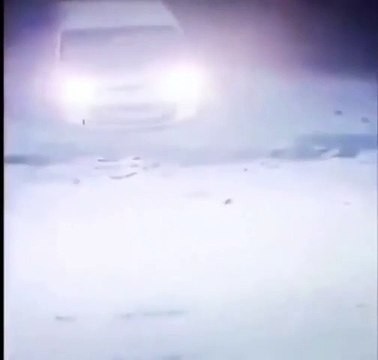 +Beni hep mangala götürüyorsun, benim için hiç romantik bir şeyler yapmıyorsun -İzle ve gör