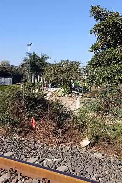 निगम ने बॉबी छाबड़ा के घूंघट गार्डन की अवैध बिल्डिंग में की तोडाफोड़ी