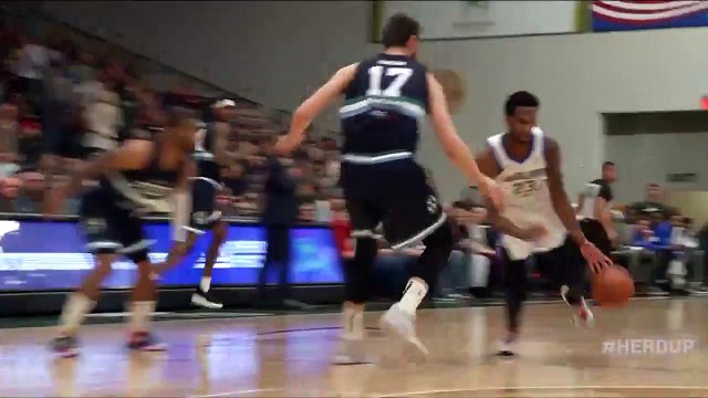 Vic Law Posts 40 points & 11 rebounds vs. Wisconsin Herd