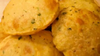 मसाला आलू पूरी बहुत ही स्वादिस्ट और गोलगप्पे जैसी फूली फूली | Aloo ki poori recipe in hindi,