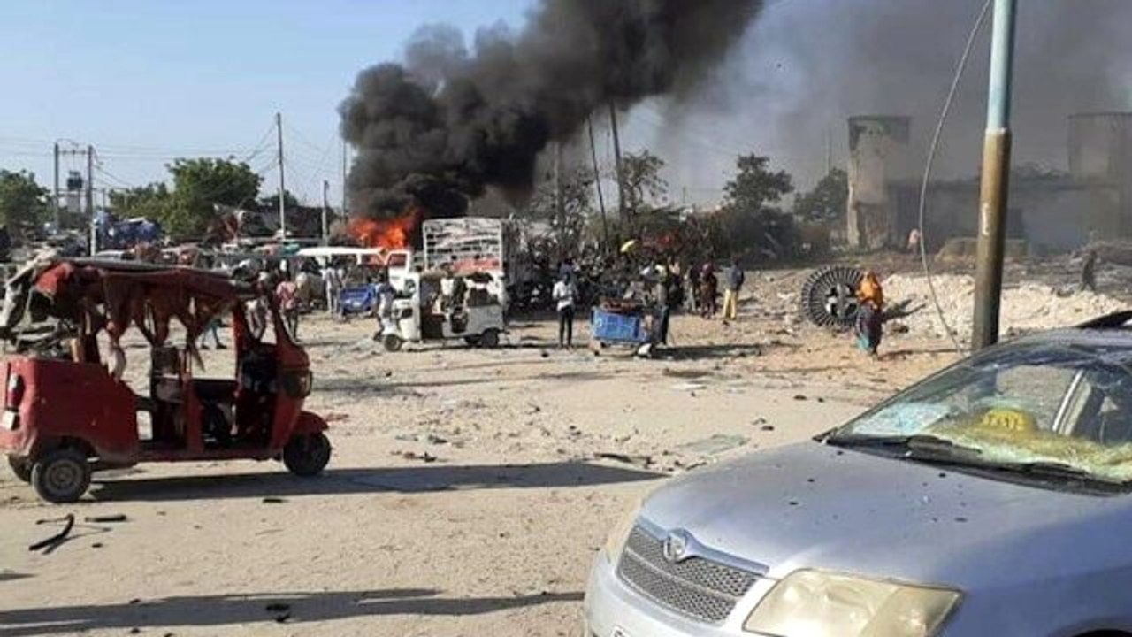 Son dakika: Somali'de bombalı araçla saldırı! 2'si Türk vatandaşı 80 kişi yaşamını yitirdi