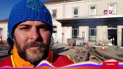 Réforme des retraites : une trentaine de personnes devant la gare de Gap