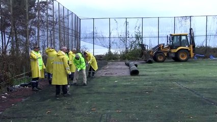 Ordu'da caddeye eski spor sahalarındaki halılar serildi