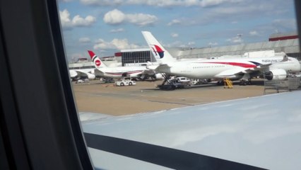 London Heathrow Runway  takeoff