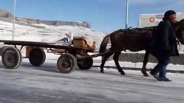 Kars Yeniden Beyaz Gelinliğini Giydi