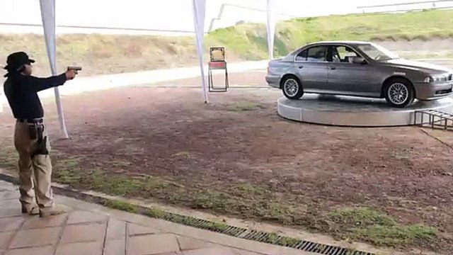 Así son los coches tanque para viajar seguro por México: 30.000 euros el blindaje más barato