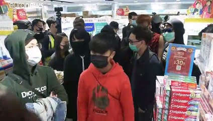 Hong Kong: continuano gli scontri, ma è impasse politica