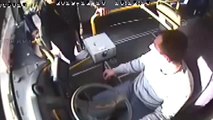 Otobüs şoförünün darbedilmesi araç kamerasına yansıdı
