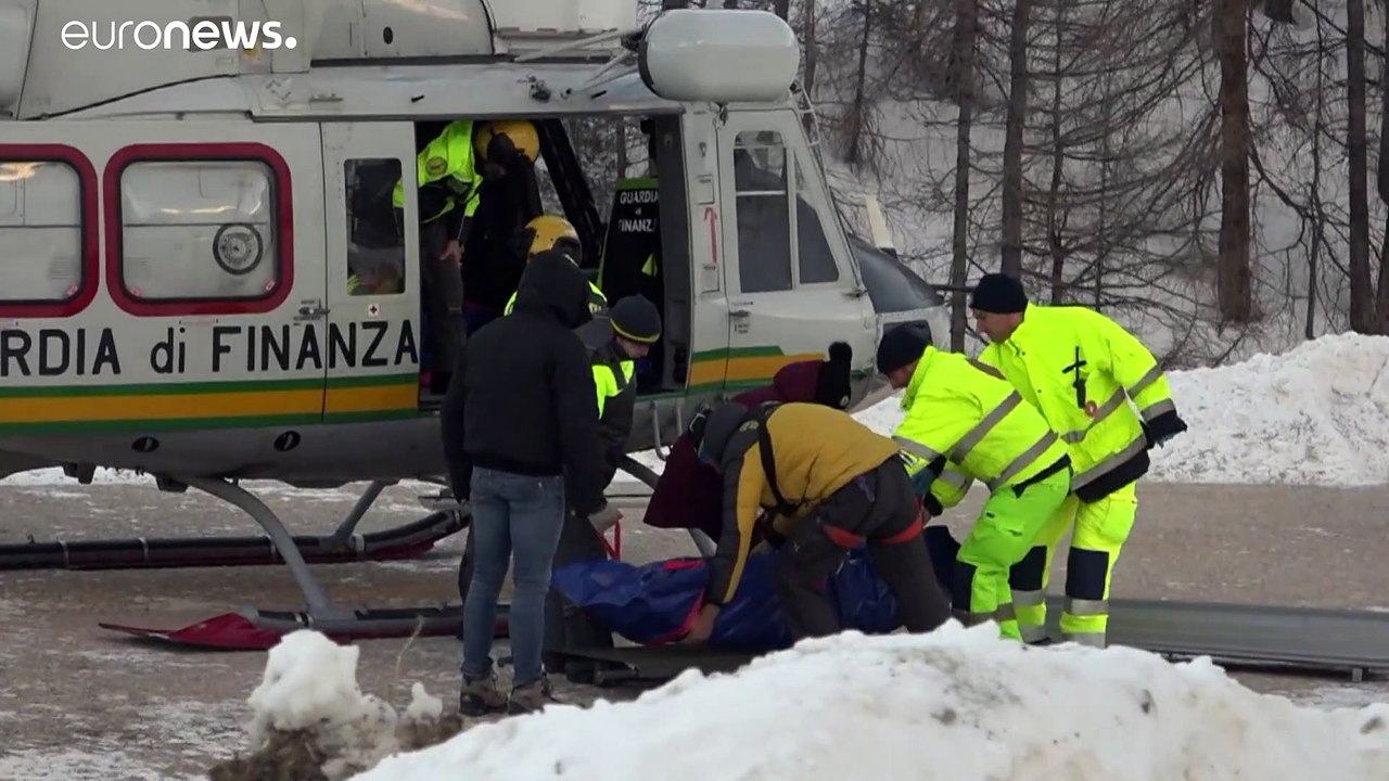 Una mujer y dos niños mueren en una avalancha e...