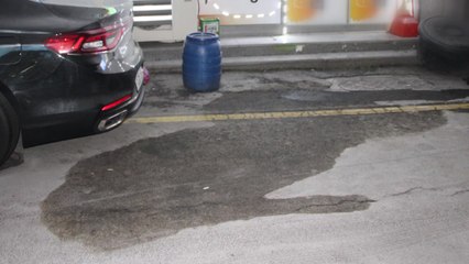 몸에 휘발유 붓고 불붙인 뒤 껴안아...2명 화상 / YTN