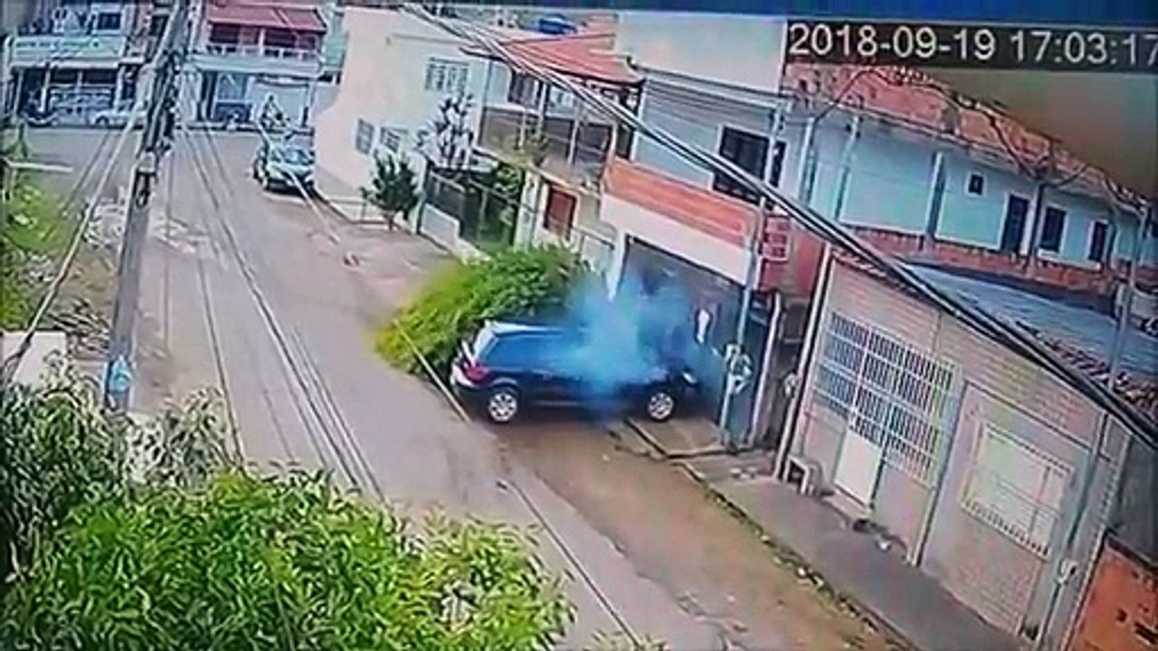 Una adolescente de 13 años le roba el coche a sus padres y atropella a un ciclista