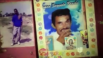 La octogenaria venezolana que cava una fosa para su hijo en el patio de su casa