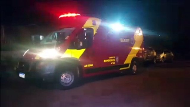 Garrafa cai na perna de homem e Siate é acionado para prestar atendimentos, no Bairro Country