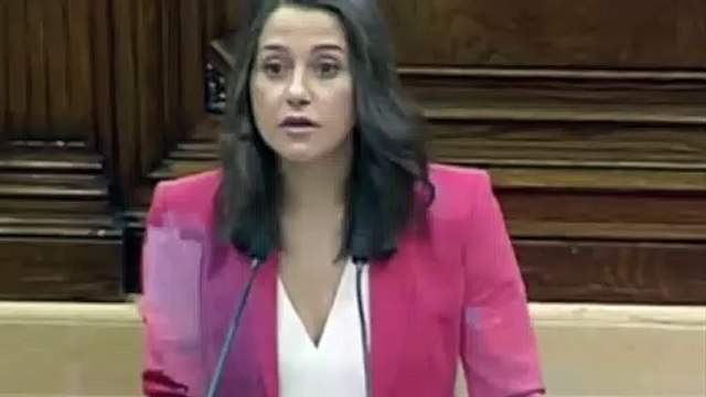 Espectacular Arrimadas dejando en un absoluto ridículo al Torra líder y alentador de comandos separatistas