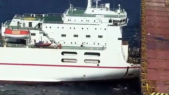 Mira lo que pasa cuando un barco de 5.000 toneladas se empotra contra otro de 66.000 toneladas