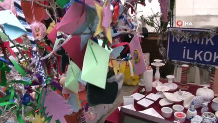 Çeşme’ye 'kar sürprizi'...Yapay kar partisi çocukların hayalini gerçeğe dönüştürdü