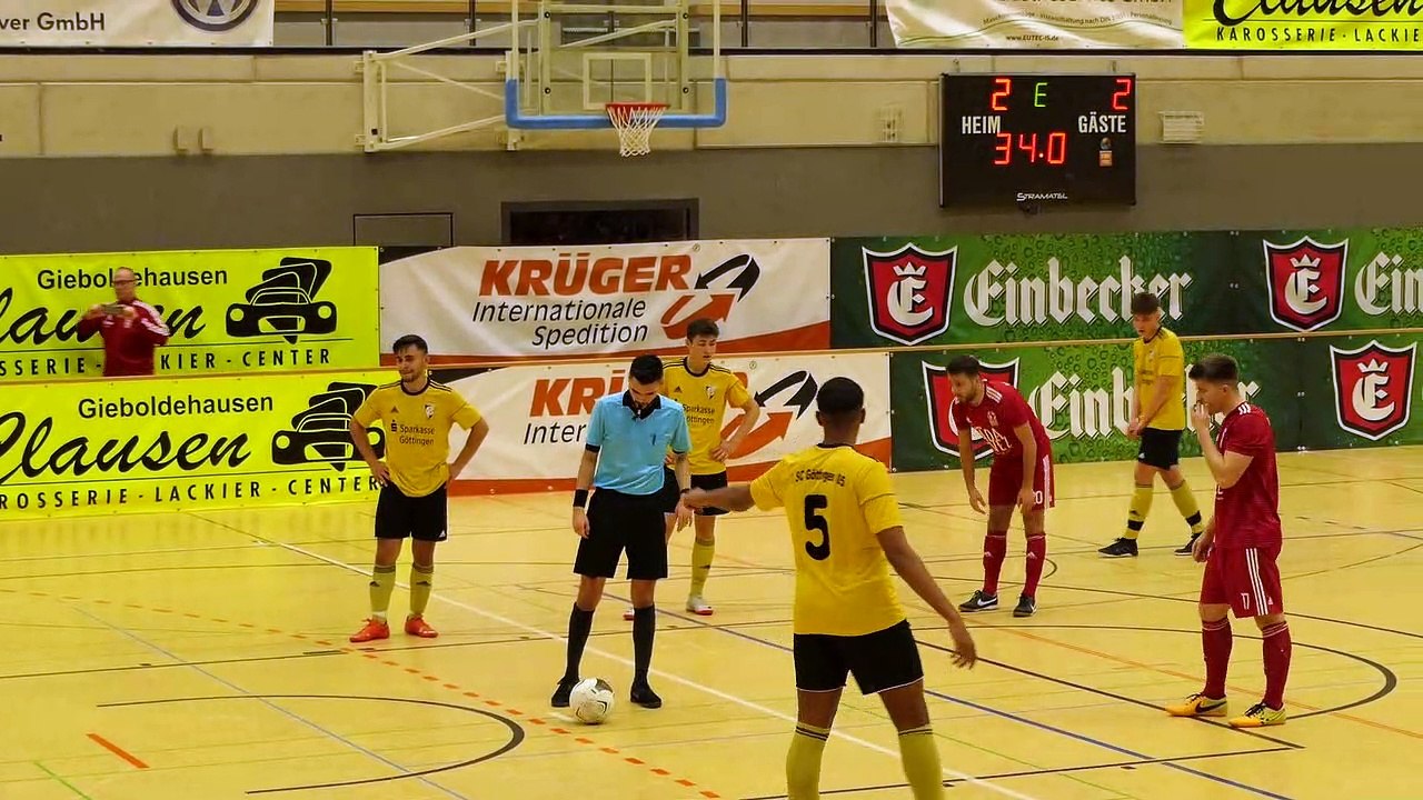 Finn Daube trifft per Neunmeter im Spiel Sparta gegen die A-Jugend von Göttingen 05