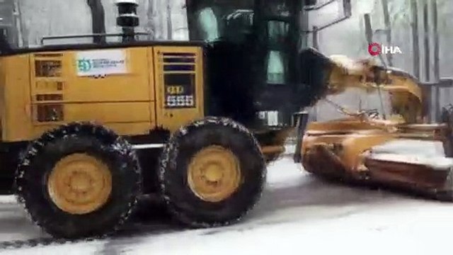 Kocaeli’de 550 belediye personeli kar yağışıyla mücadele ediyor