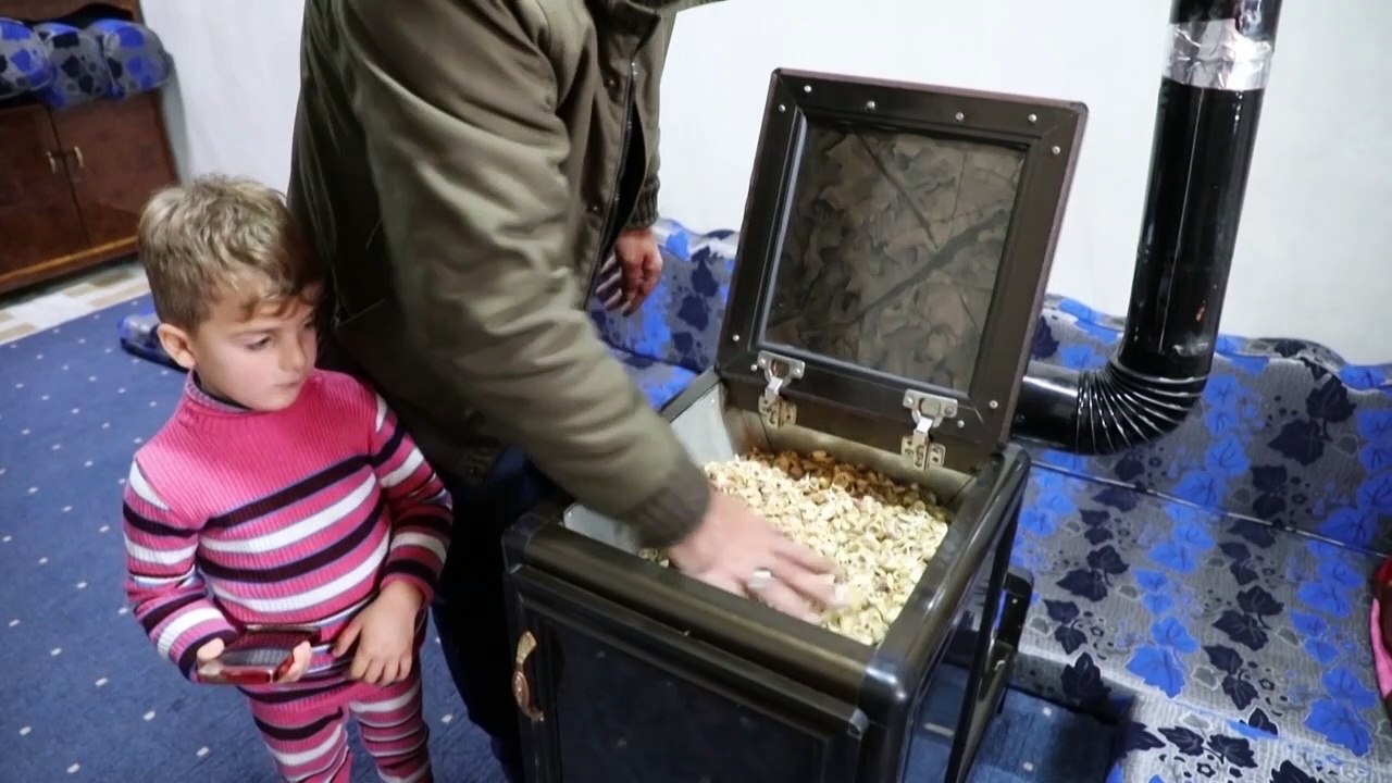 Pistazienschalen spenden Wärme im syrischen Idlib