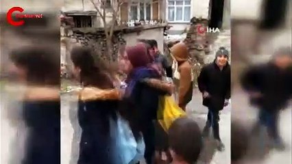 Sokak köpeğine üşümesin diye tişört giydirdiler