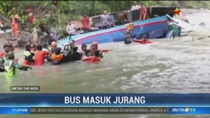 Bus Sriwijaya Masuk Jurang