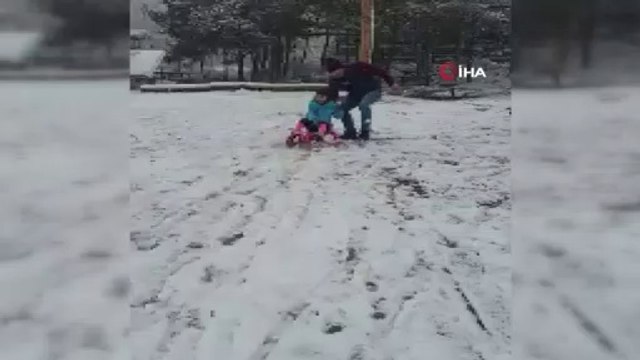 Kar kalınlıgı 5 santimetreye ulastı