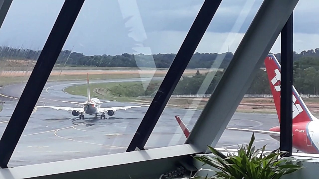 [SBEG Spotting]Boeing 737-800 PR-GGJ decola de Manaus para Santarém(PA)28/12/2019