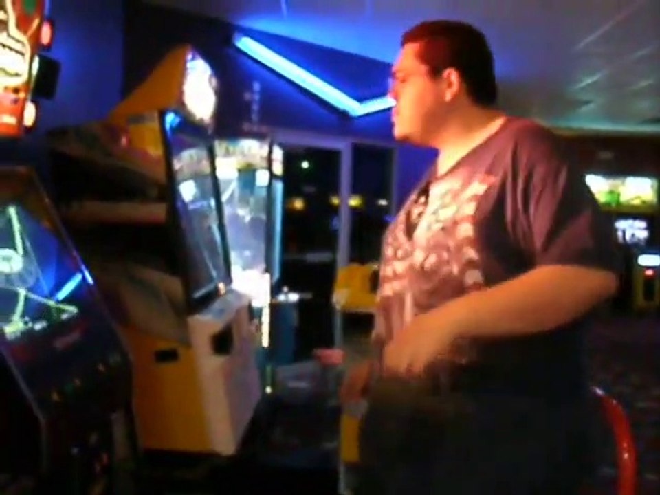 Random Silliness - DDR Arcade featuring The Porkchop! 09/10/2009