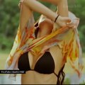 Anushka Sharma In Bikini | Anushka Sharma Falunts Her asseats In Bikini