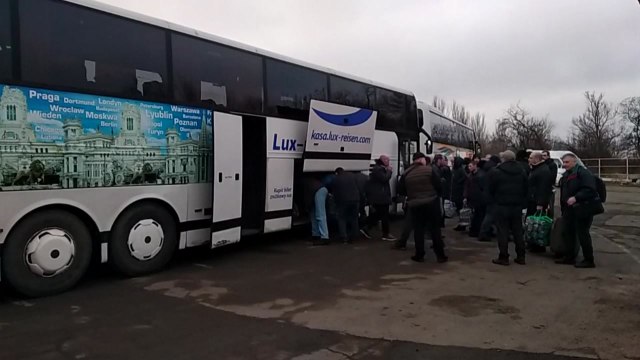 우크라이나 정부군-반군, 대규모 포로 교환... 분쟁 해결에 긍정적 신호 / YTN