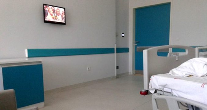 Hastanede yatan lösemi hastası oğlunun serumuna dışkı enjekte etti!