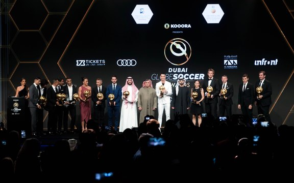 كريستيانو رونالدو يتوّج بجلوب سوكر.. وعبد الرزاق حمدلله أفضل لاعب عربي
