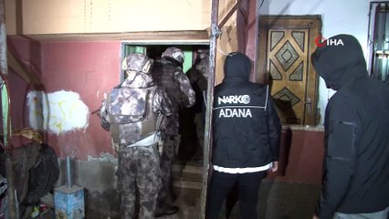 Uyuşturucu satıcılarına şafak baskını