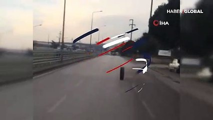 Kamyondan fırlayan tekerleğin tek başına yolcuğu kamerada