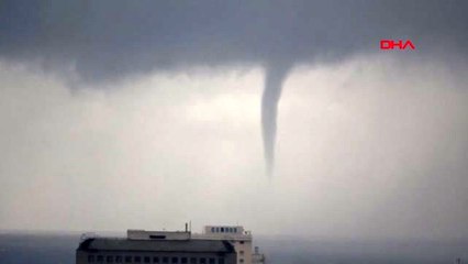 Antalya'da denizde hortum oluştu