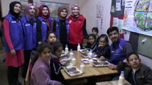 Mehmet Öğretmen, Öğrencilerinin Anne ve Babalarına da Öğretmenlik Yaptı