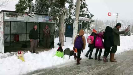 Télécharger la video: Kaş'ta Kar Kalınlığı Yer Yer 40 Santime Ulaştı