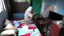 Yıkık dökük evde 70 yaşındaki ninenin soğuk havada yaşam mücadelesi