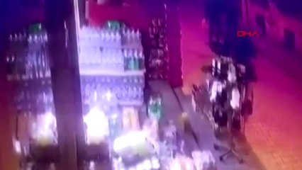 Fatih'te faslı turistin telefonunu gasp eden şüpheli kamerada