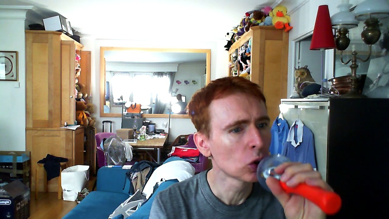 Wiwi égratigne "Katchua" de Ya Levis