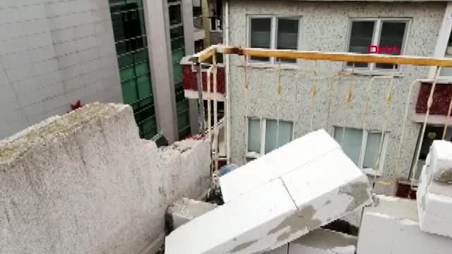 Çanakkale biga'da fırtına nedeniyle 5 katlı bir binanın çatısı uçtu-3