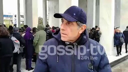 Κηδεία Μικρούτσικου: Ραγίζουν καρδιές τα λόγια του Γιάννη Μπέζου