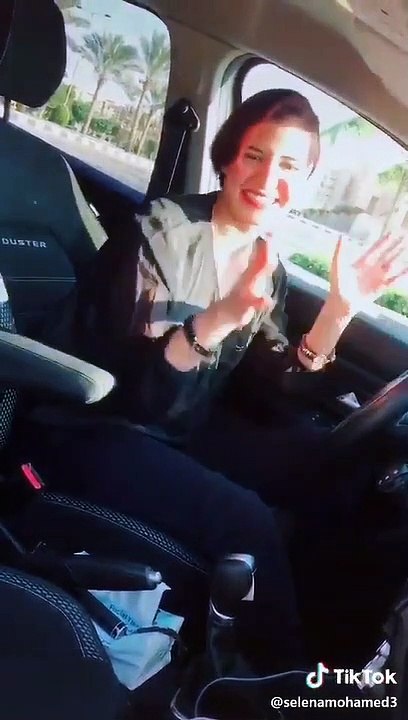 Arabic Mujra Dance in Car