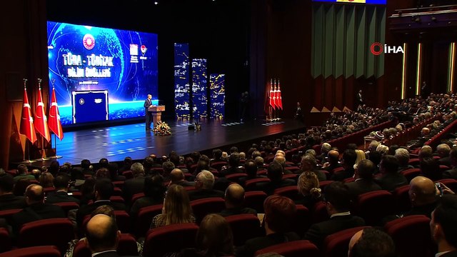 Cumhurbaşkanı Erdoğan:'Devrim otomobilinin önünü kestiler ama devrin otomobilinin önünü kesemeyecekler'