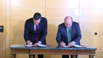 El PNV firma un acuerdo con el PSOE para apoyar la investidura de Sánchez