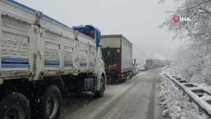 MEZİTLER YOGUN KAR YAGISI SEBEBİYLE ULASIMA KAPATILDI