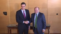 Sánchez y Ortuzar firman el acuerdo para la investidura