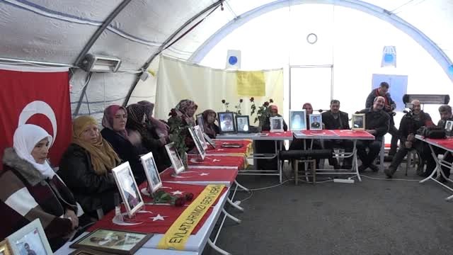 BBP Genel Başkanı Destici'den Diyarbakır annelerine destek ziyareti (1) - DİYARBAKIR