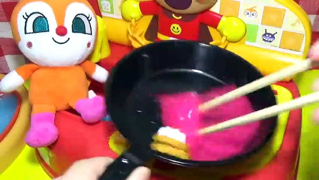 アンパンマンのフェイスランチ皿でお料理手作りスライムとねんどのご飯ドキンちゃんとコキンちゃんがキッチンでおもちゃのままごとごっこケーキやアイスのお菓子のお弁当を作ろうキッズ 子供向け